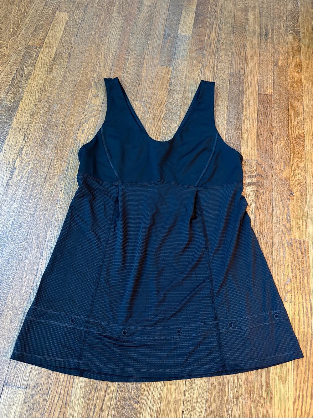 Lululemon size 8 women athletic top